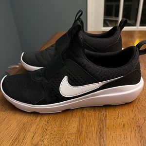 Women‘s Nike Sneakers, size 9